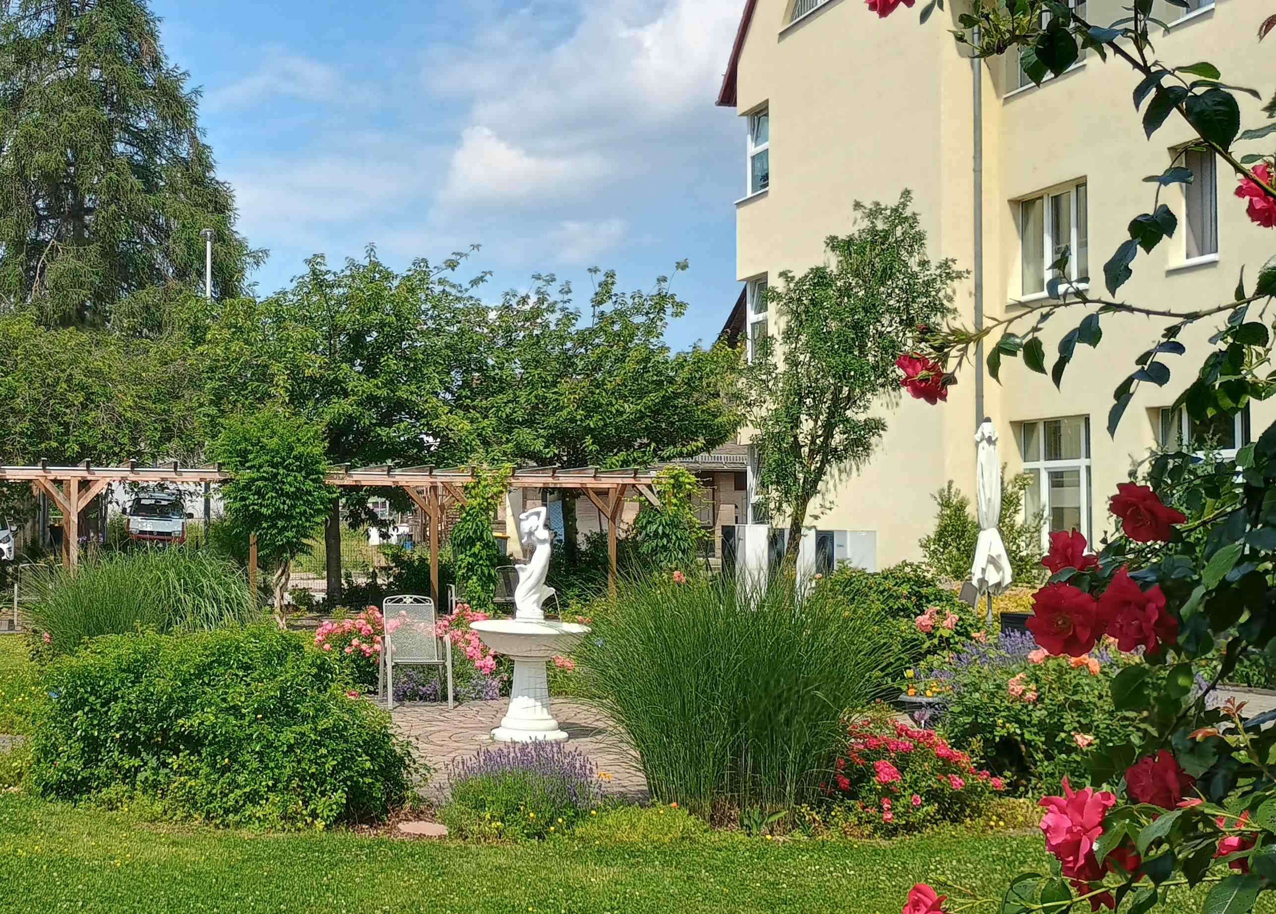 Direkt am Haus anliegender Gartenbereich
